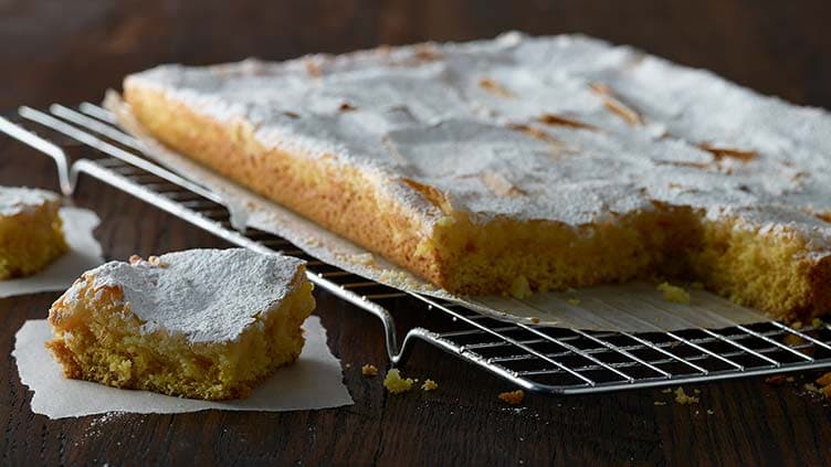 Lemon Gooey Butter Cake